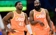 PG官方-张佳玮：猛龙躲开了克星尼克斯 但哈登也是猛龙杀手且还有米切尔