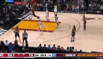 初生牛犊不怕虎！纽厄尔顺下不惧阿德巴约补防双手炸扣